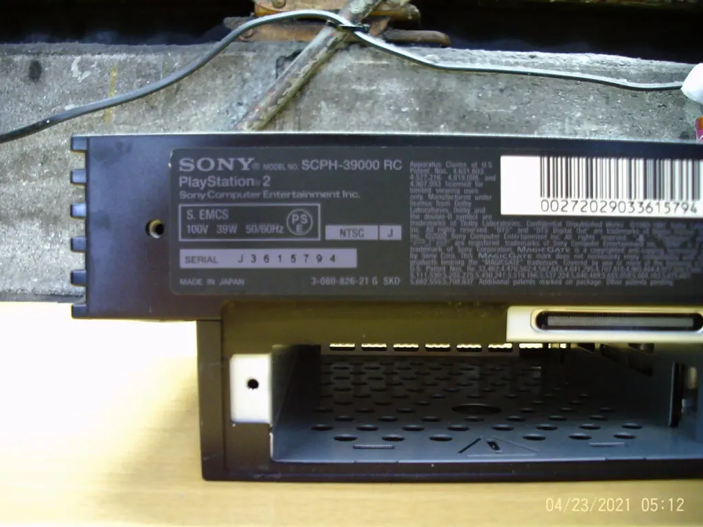 電源ランプが点灯しない。PS2（SCPH-39000）の起動できない故障 – ゲーム修理ドットコム